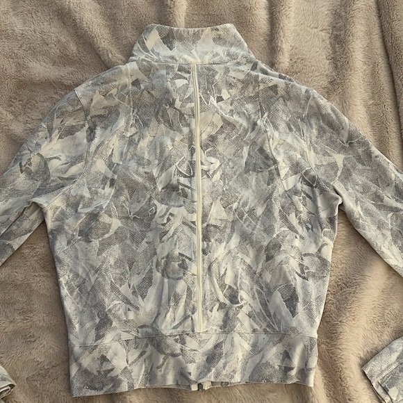 rare lululemon jacket - Picture 4 of 5